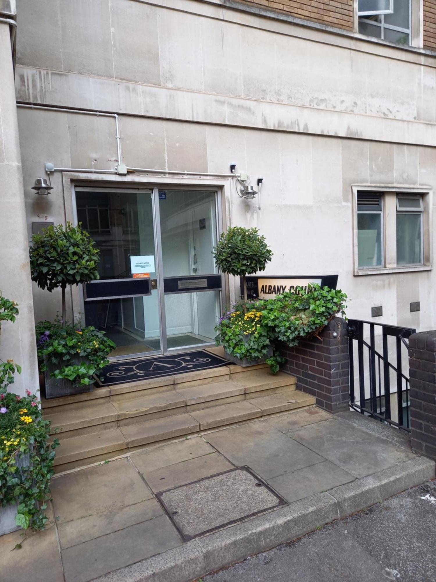 Location, Perfect For Attractions & West End Apartment *